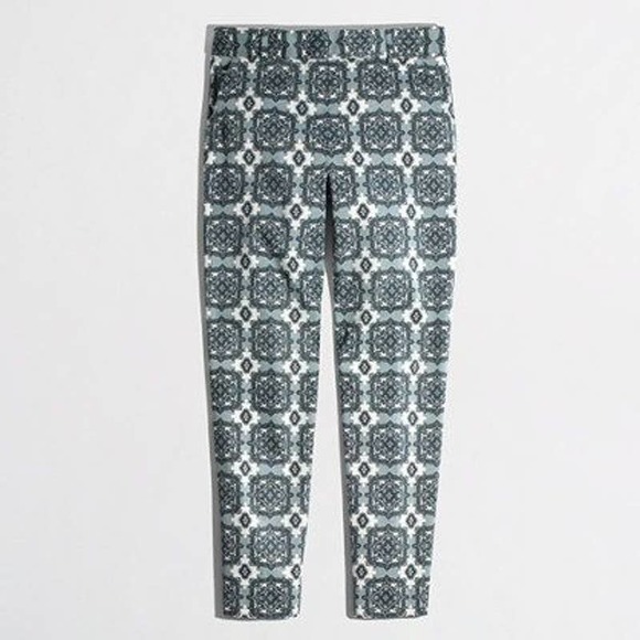 J. Crew Pants - J. Crew City Fit Stretch Medallion Gray Blue Print Skimmer Crop Pants sz 4